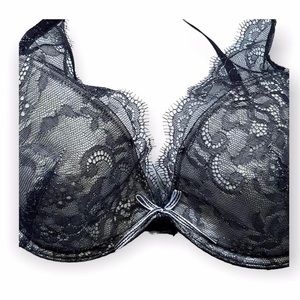 Woman’s Black Lace-sheer Bra / Panty in small-med sizes